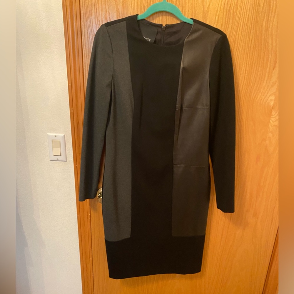 Carlisle black & grey size 6 lined long sleeve dress